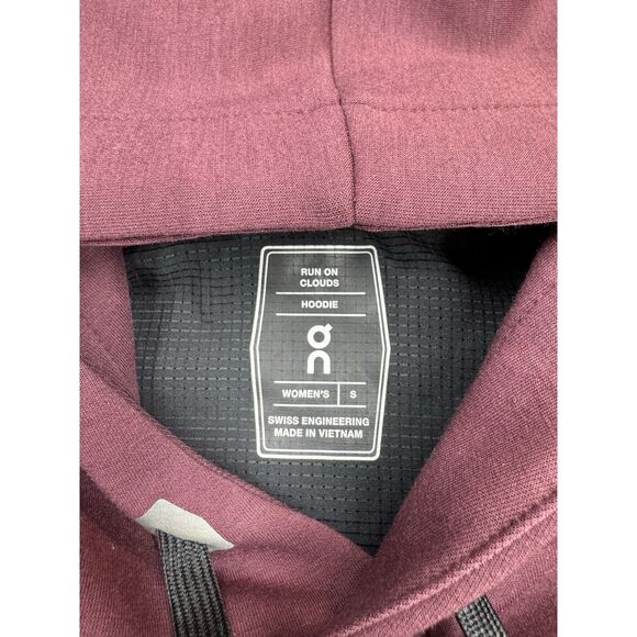On Cloud Hoodie Womens Small Swiss Engineering Sweatshirt NWT $149 Mulberry - Picture 5 of 6